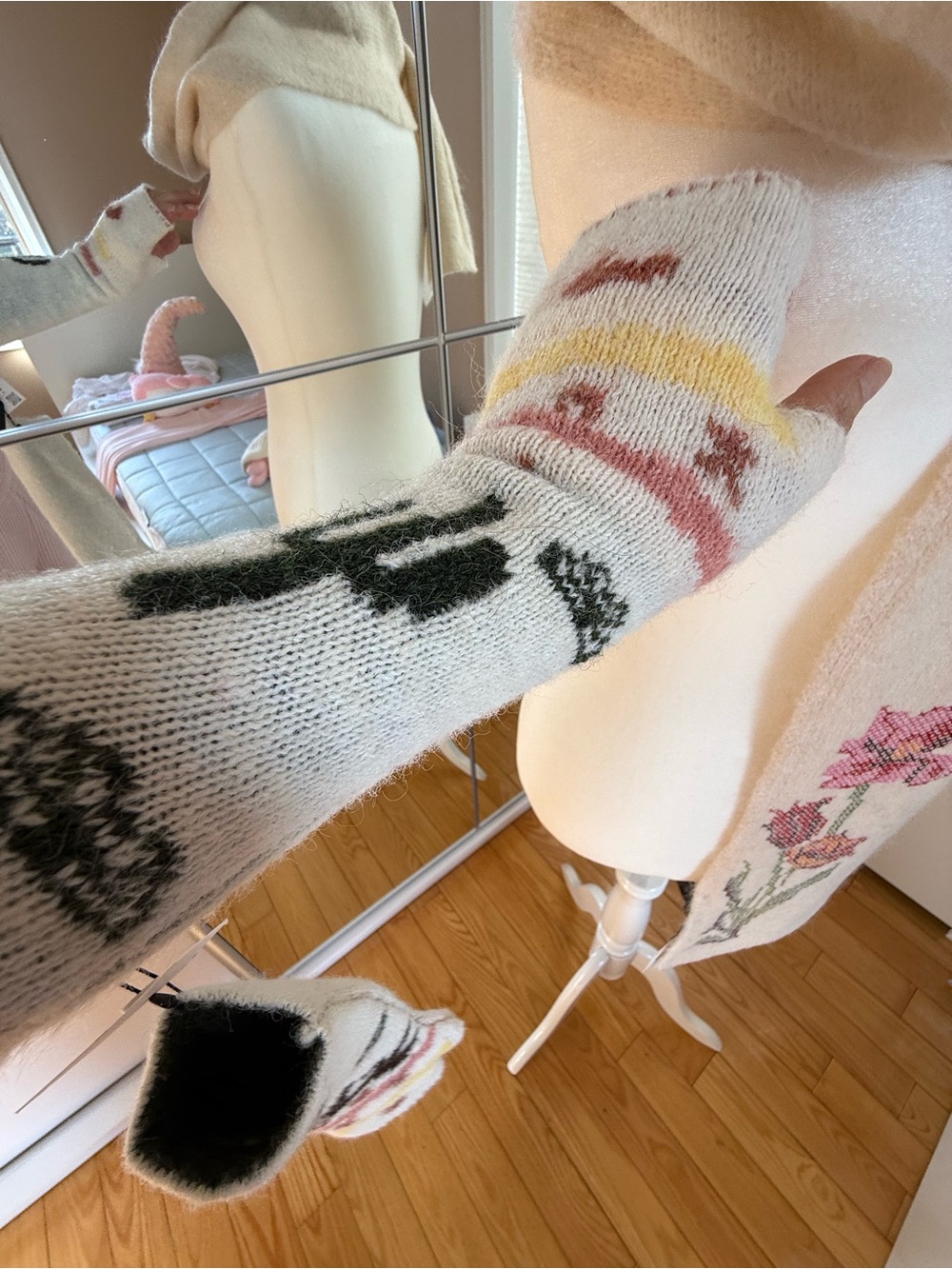 Zara Black Logo hat, scarf and gloves - Picture 3 of 8